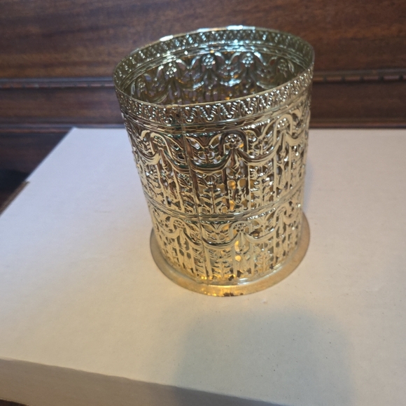 4x6 Inch Ornate Gold Tone Candle Holder - Picture 3 of 4